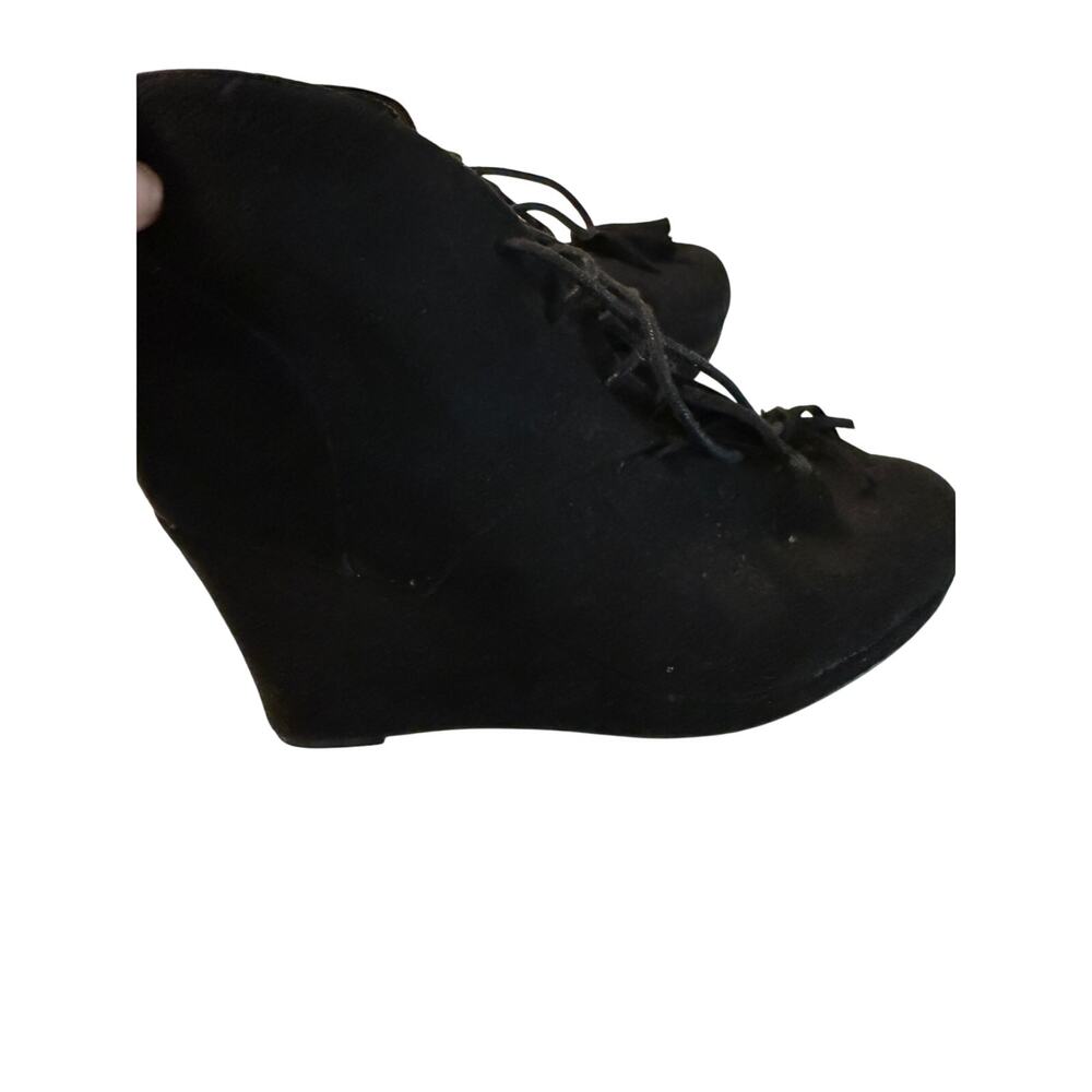 Report Black Suede Wedge Booties Women's Size 9 Fringe Tassel Ties - Picture 7 of 13